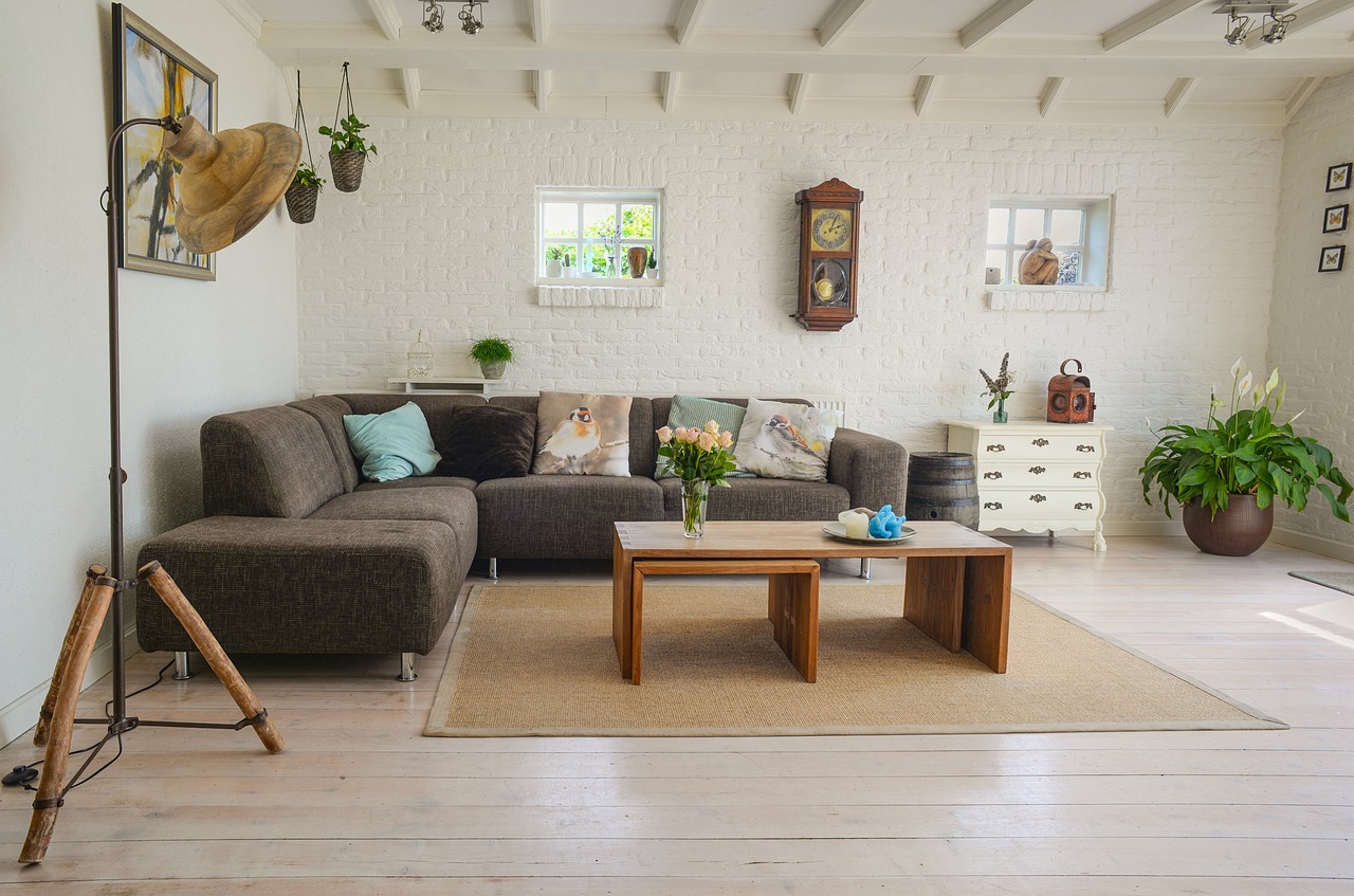 Gezellig ingerichte zithoek met rieten accessoires. Gezellig ingerichte zithoek met rieten accessoires.